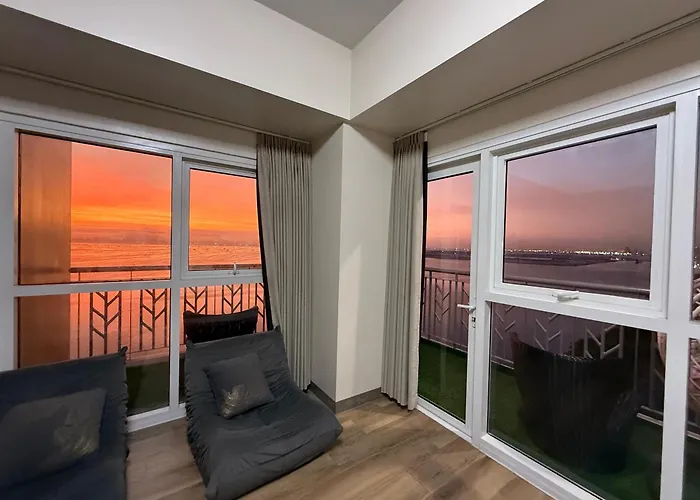 Sunset By The Bay, Modern 3br Near Okada, Moa & Naia شقة